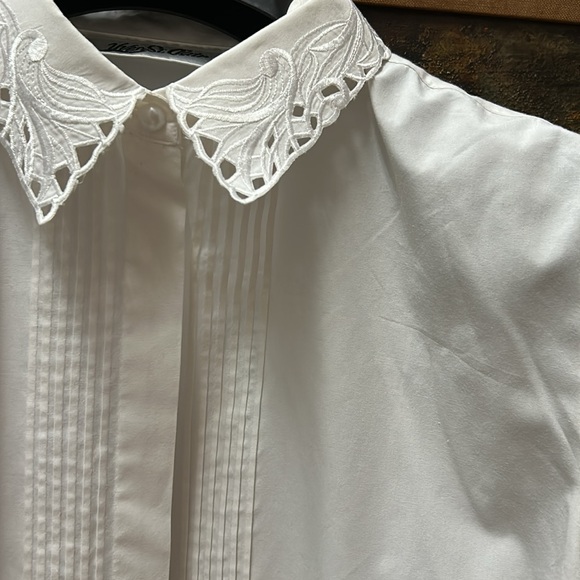 Yves St. Clair White Dress Shirt with Embroidered Collar - Picture 2 of 6